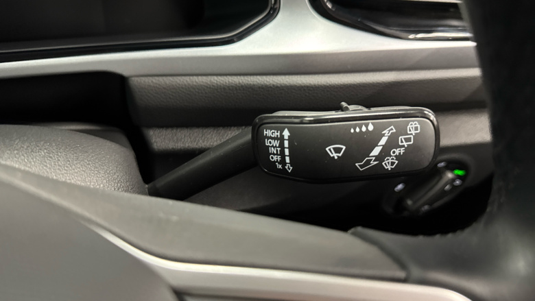 Volkswagen T-Roc 1.0 TSI Life 5dr Petrol Hatchback